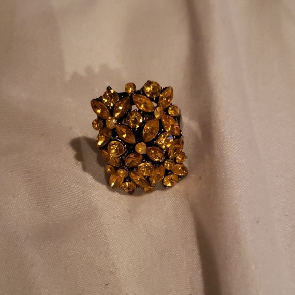 Ring - Picture 2 of 6